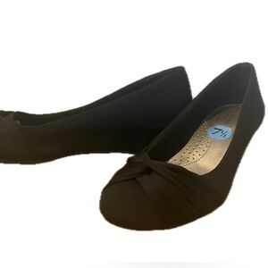 Elegant Black Women's Flats
